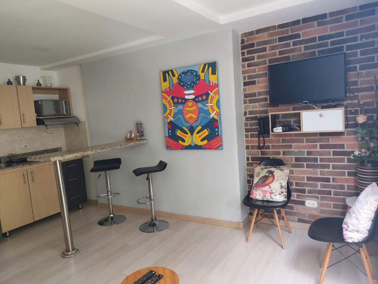 Medellin- La 70, Close To Everything, Laureles Retreat Apartamento